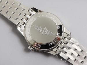 Breitling-Navitimer-1-Case-Back-1024x768