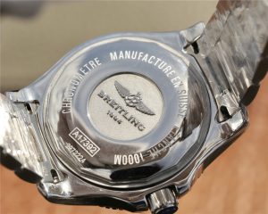 Breitling-Superocean-Blue-Case-Back
