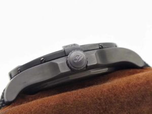 Replica-Breitling-Blackbird-Crown-768x576
