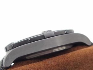 Replica-Breitling-Blackbird-Titanium-Case-768x576
