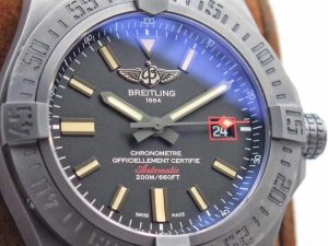 Replica-Breitling-Avenger-AR-Coated-Crystal-768x576