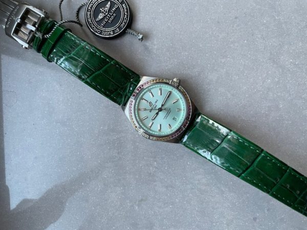 Replica Breitling Chronomat 36mm u77310591u1 Green Leather strap Light Green dial GF Factory - Image 3