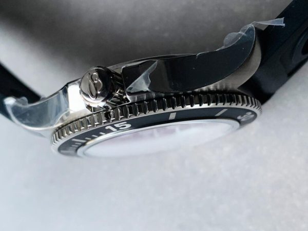 Replica Breitling SuperOcean II 44mm GF 1:1 Best Edition Black Dial on Black Rubber Strap A2824 - Image 6