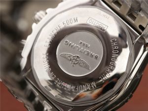 Breitling-Chronomat-B01-Case-Back
