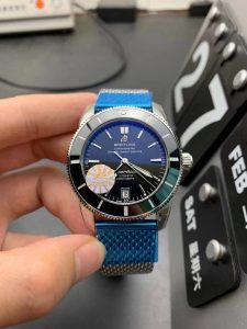 Replica-Breitling-Superocean-Heritage-Black-768x1024